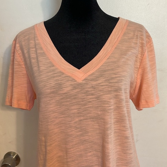 NWOT Maurices 24/7 Dawson V Neck Tee. Size Small. - Picture 3 of 6